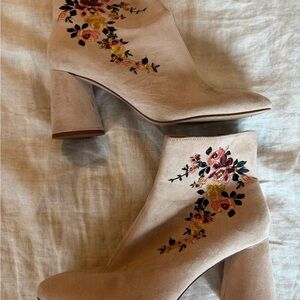 Floral Embroidered Ankle Boots - Cream